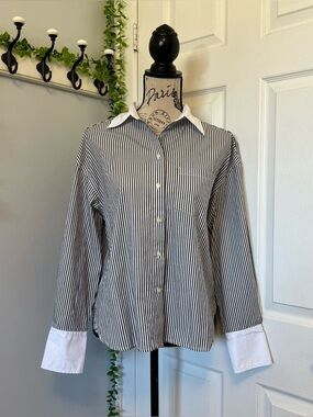 NWT GAP Navy and White Striped Button-Up Shirt with White Collar